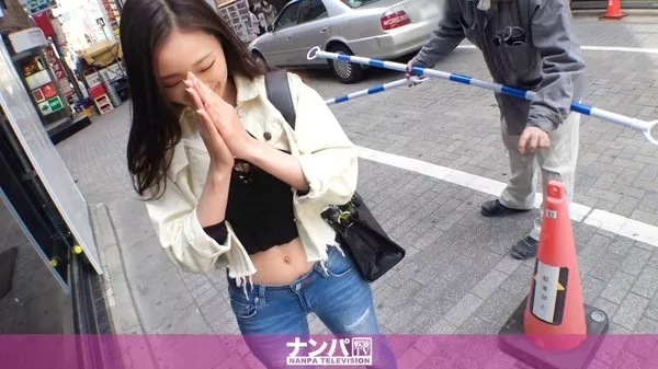 [200GANA-2069] マジ軟派、初撮。 1330 お尻丸出しファッションのドエロ女子大生を謝礼の上乗せでセックスに持ち込み成功！！手マンで大量潮吹きからのデカチン挿入で絶叫悶絶イキ！！！ 彩 20歳 大学生