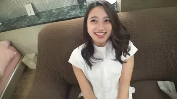 [SIRO-3786] 【初撮り】ネットでAV応募→AV体験撮影 951 カナダ在住の日本語講師が外国人と日本人のアソコを比べに来ました。大きい方が好きです♪」日本のテクで満足させてやるよ！！ いちか 24歳 講師