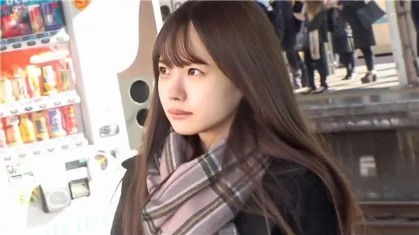 [FC2_PPV-1302256] 《お気に入り娘》 【電車チカン】 【中出しSEX】色白で小さな妖精　純白P