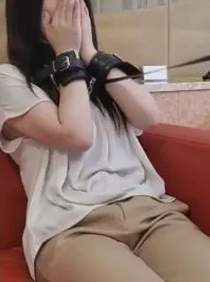 [FC2_PPV-1403255] 美人すぎる芸能マネージャーを拘束して激ピス剛毛まんこに連続中出し(56分)]