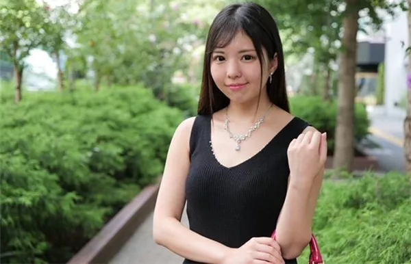 [FC2_PPV-1535187]  【岡村理論】話題沸騰清楚系キャバ嬢みづは21歳〜超濃厚フェラから中出し枕営業
