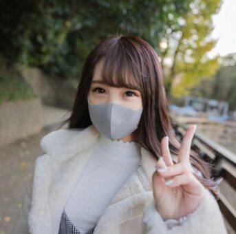 こんなにもアイドル顔の可憐な美少女が僕の精液を小さな口で全て受け止める・・・恥ずかしながらも快楽に溺れ膣内射精！！