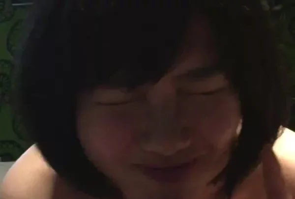 短发害羞的她与拍摄性爱视频
