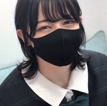 現役中退ハーフ18才レベチ女子キララちゃんの続編！明るい部屋＋じゅうたんプレイで日常感あふれるハメ撮り！最後は全裸！