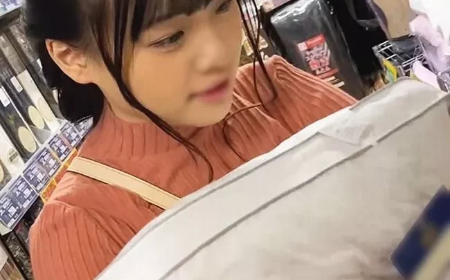 めちゃかわいい純朴な看護学生 陰毛未処理なおまんこに中出し
