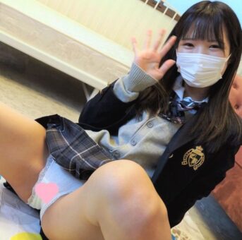 【4K】初撮り/真面目なKのなぎちゃんのパンチラストレッチとセルフツイスターで大開脚　私のパンツみせます#1