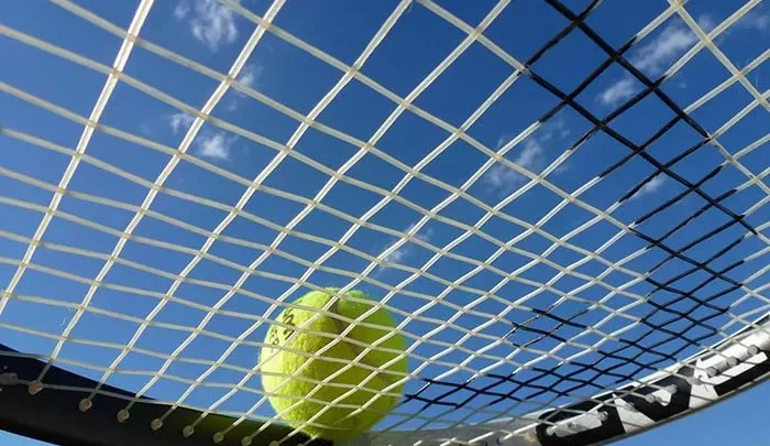 Tennis㉑　２名登場！パイパン娘＆ミッキー柄パンツのぷりっぷりっのお尻(^^♪