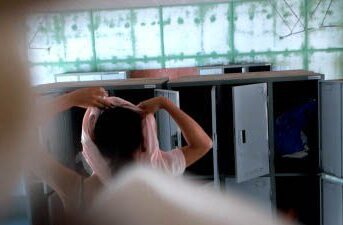 【お得なセット販売】制服女子プール更衣室盗撮＆逆さ撮り