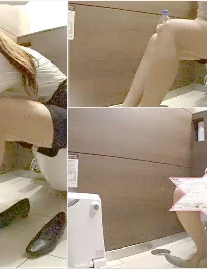 Eine Büroangestellte, die in einer westlichen Toilette pervers masturbiert und an Pumps riecht.