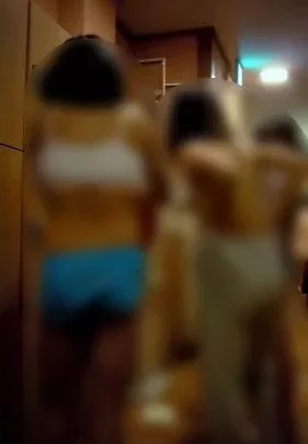 【高画質版】若い子で賑わう脱衣場