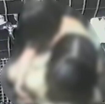 パパの撮影・姉妹は戸惑い全裸風呂・・