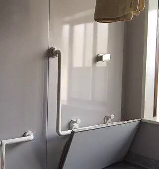 全裸で風呂掃除するよ