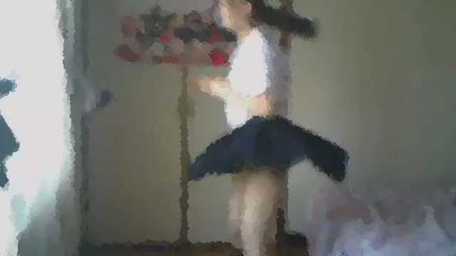 JKコスでパンチラダンス配信