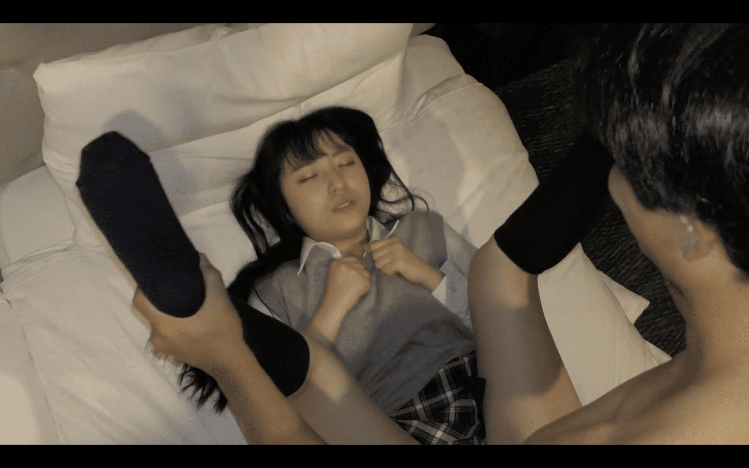 3480pt 儚げな美小女の未来ちゃんに首しめ、駅弁、中出しと、大人の性欲をぶつけてみた結果、小さなアソコから精子がたらり