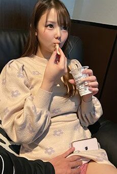 PPV 1980pt 数本限定過去作セット。美乳のピンク乳首のアイナちゃん！相談があるから会ってくれませんかっと一通のメールが。