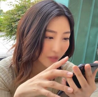 顔も身体も美しいインスタグラマー 鍛えられたパーフェクトボディ 締まりのいいおまんこに我慢出来ずしれっと中出し