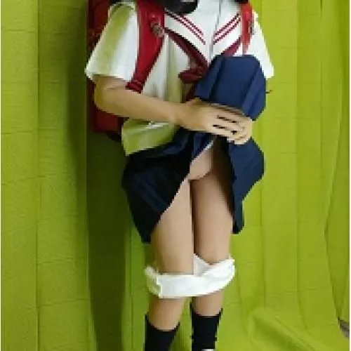 중부 지역의 어느 대학 부속 초등학교의 교복(장난편)