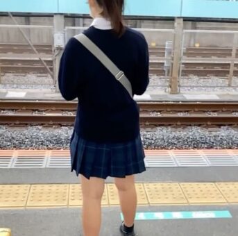 ☆エスカレーター盗撮☆JK４名分