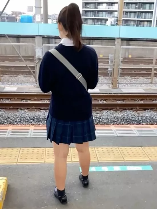 ☆에스컬레이터 몰카☆ 여고생 4명분
