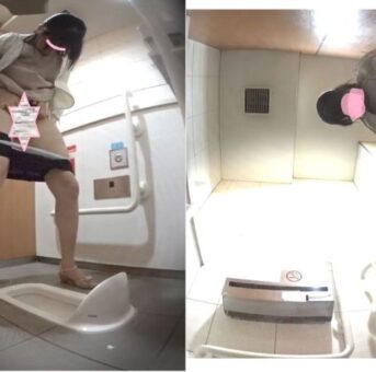 駅トイレ剥き栗と美人たち２カメラ丸出し