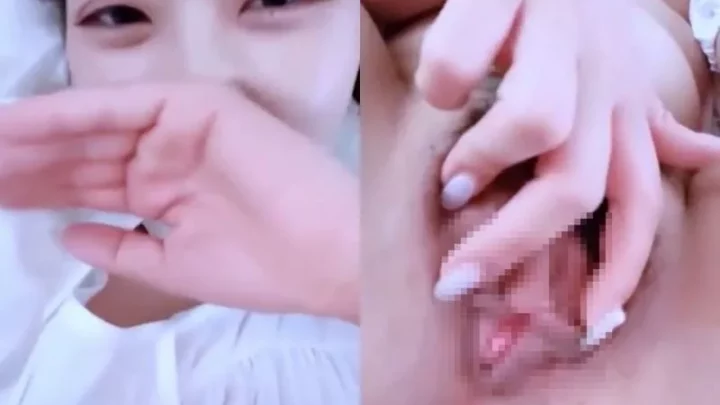 （무수정）청순 미녀와 에로이프　셀카 오나니를 하면서 스마트폰으로 비디오 통화（素人）