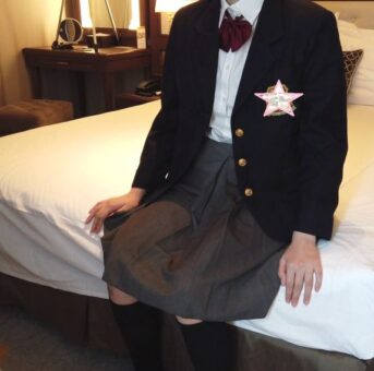 個人撮影　18歳　kiriちゃん　中出し　女優になります。