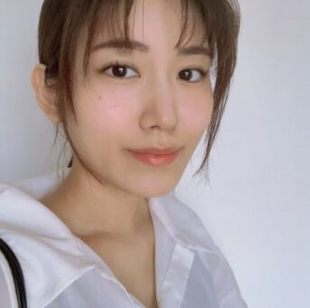 ハメられて気持ちいいのに嫌そうな仕草をしてもっとチンポを欲するズルすぎなちゅらる陰キャちゃんさん