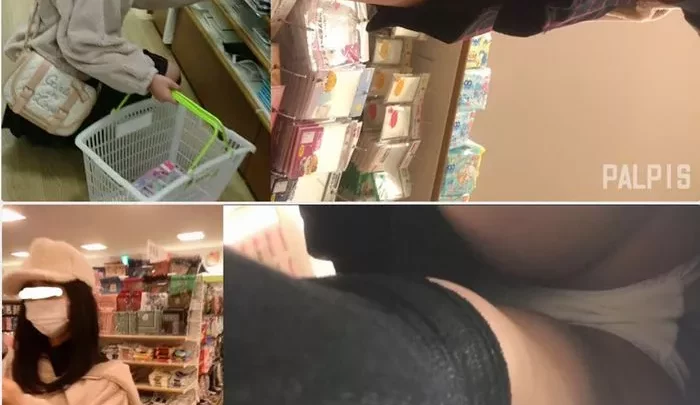 Ein Mädchen mit glatter Haut und weißen Unterhosen, ein Schnappschuss.