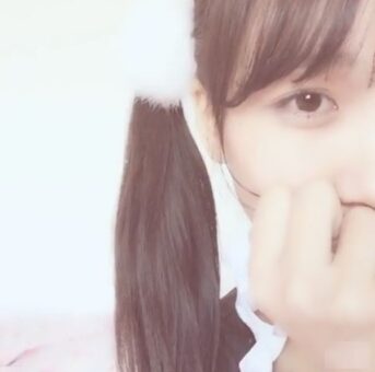 【無】激かわメイドの接写オナ潮吹き