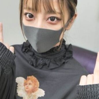 【数時間限定】18歳細身な美人に中出し