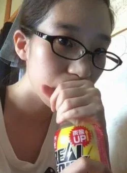真面目そうな眼鏡っこを脱がせていくエロイプ①