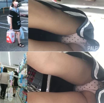 どこかで見たことのある下着の女の子をパシャリ