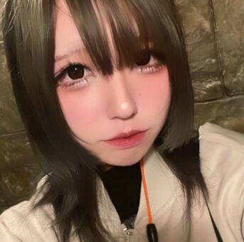 ばぎさ・雫　18歳　春から大阪芸大