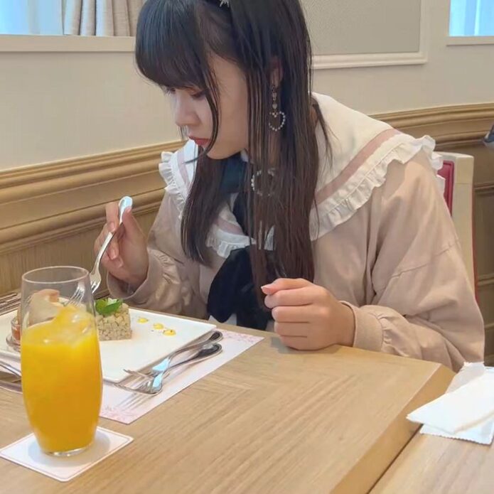 「卒業おめでとう　バイトセフレ 19歳」