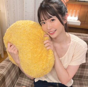 話題のルーキー女優のデビュー前のモ無しです！（オマケあります）
