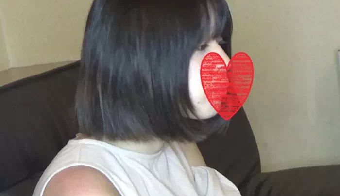 （個人撮影）顔出し　嫌そうにするJDに、こっそり切った穴あきゴムで中出ししてあげました！