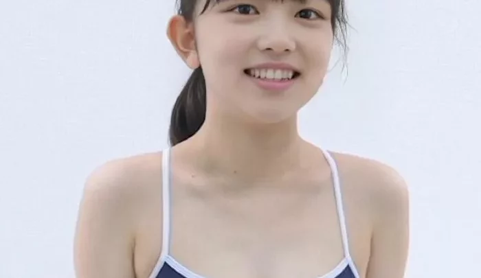18才ひなたちゃん 生まれたままのオールヌード【FHD/30p/20Mbps】