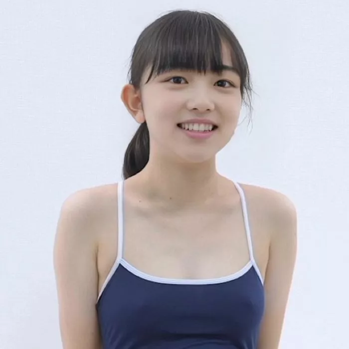 18才ひなたちゃん 生まれたままのオールヌード【FHD/30p/20Mbps】