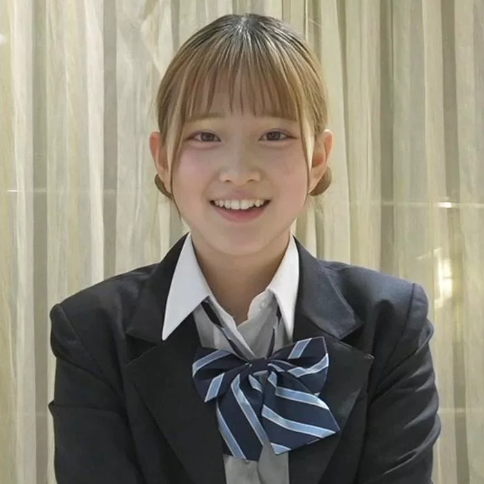 18-jährige Mo-chan verliert ihre Jungfräulichkeit! 【FHD/30p/20Mbps】