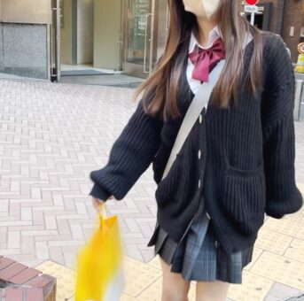 【限定公開中】6月芸能活動スタート”ミス〇〇”ファイナリスト進出の１８歳正統派美女と中出しハメ撮り旅行。