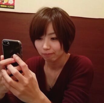 「まだダメだよ、出しちゃだめだよ」と腰を振るスケベなセックス