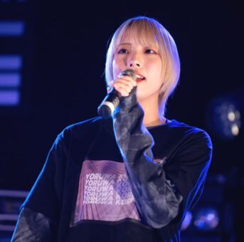 本物のモデル、元地下シンガーと★蔵出しハメ撮り映像 　※完品ZIPプレゼント