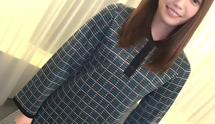 【LAXD史上No.1美女】Une étudiante de 19 ans d'une beauté écrasante reçoit une grande quantité de cumshot. 【Avec bonus en haute définition】※Quantité limitée