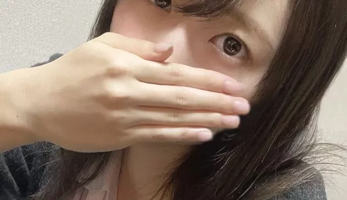 【Envoi des originaux pour la commémoration de la résurrection】La beauté nationale de niveau trésor national, Ami-chan, qui n'a pas besoin d'explication. Bien qu'elle soit nerveuse lors de son premier tournage, elle a persévéré jusqu'à la fin avec une éjaculation interne.