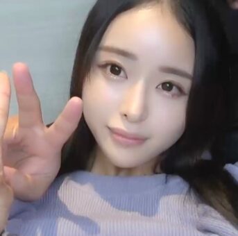 【無】石◯さとみにそっくりな容姿端麗の極上Eカップ美女♡潮を吹いて中出しされちゃう姿をどうぞ