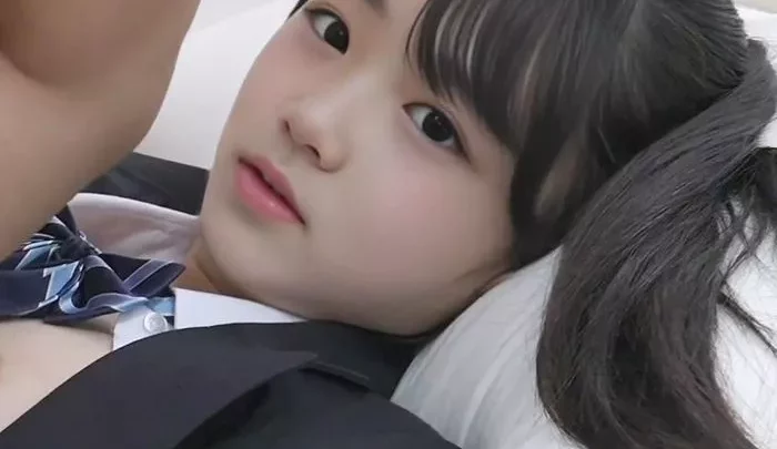 18 ans, Kotomi-chan, première fois sexy en classe ! 【4K/30p/20Mbps】