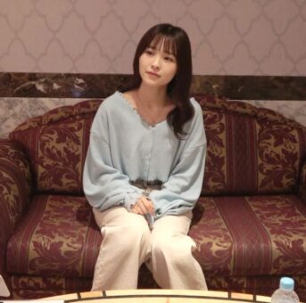 数量限定！【無】フォロワー30万人の究極の美少 女をハメ撮り＆中出し。