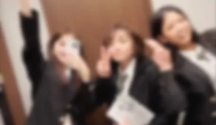 【Souvenirs d'une vie】Voyage de fin d'études 2024, enregistrement de 3 filles en uniforme, durée totale de 124 minutes, visage visible. ※ Fin des ventes dès épuisement des stocks.
