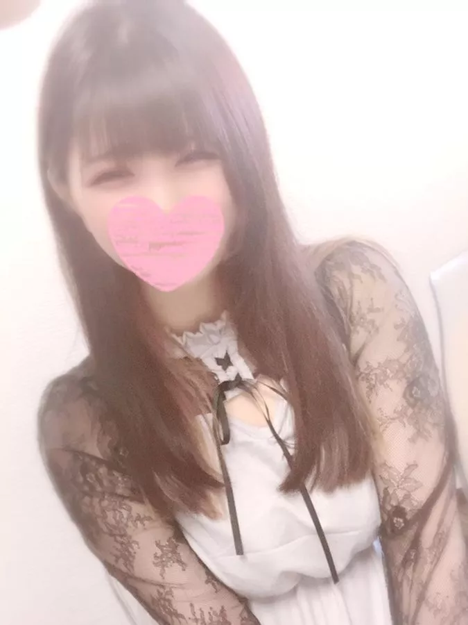 動畫聲的爆乳大學生みるちゃん（19歲）首次夜間打工偷偷生插入♪