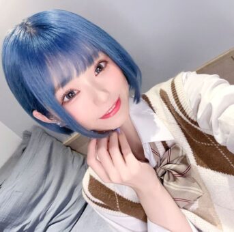 【4K高画質】わずか半年でフォロワー12.5万人増”あの人気青髪配信者”ファンを裏切る生中出し撮影　初投稿希少映像。
